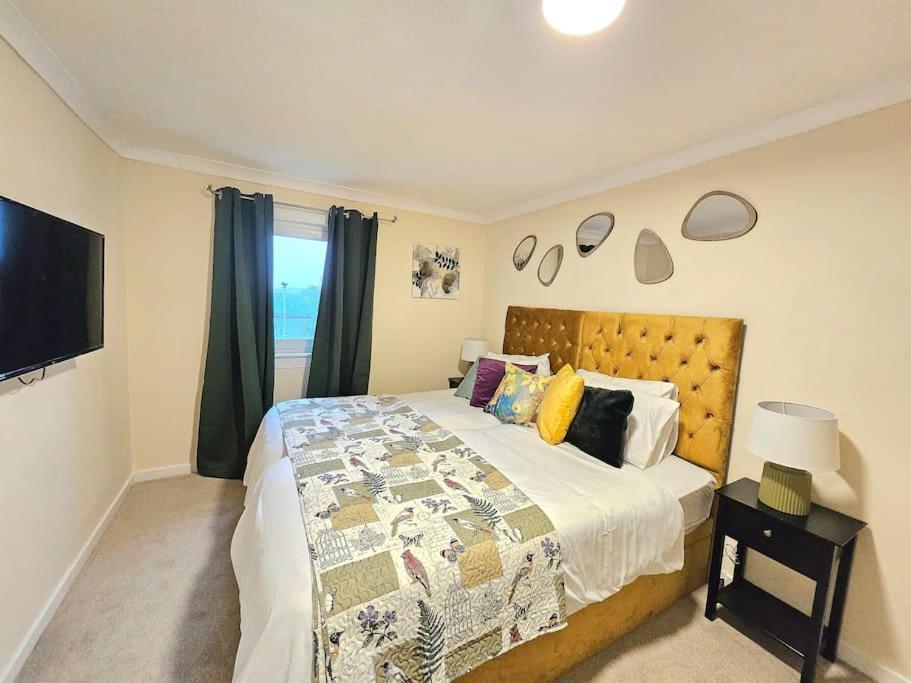 Apartment 4 Bed House With 6 Beds EDI